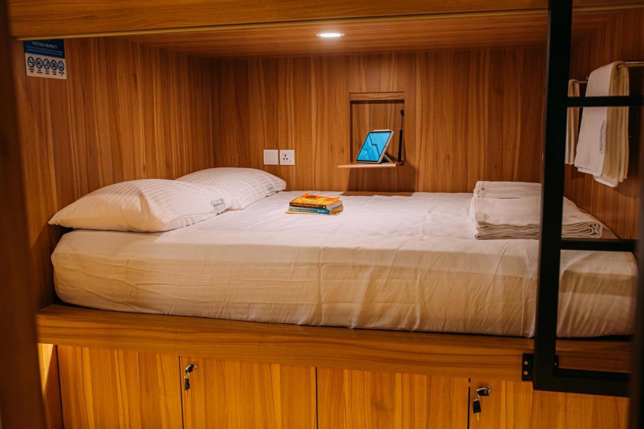 Bluewaters Pods 38 Hongkong St Asrama