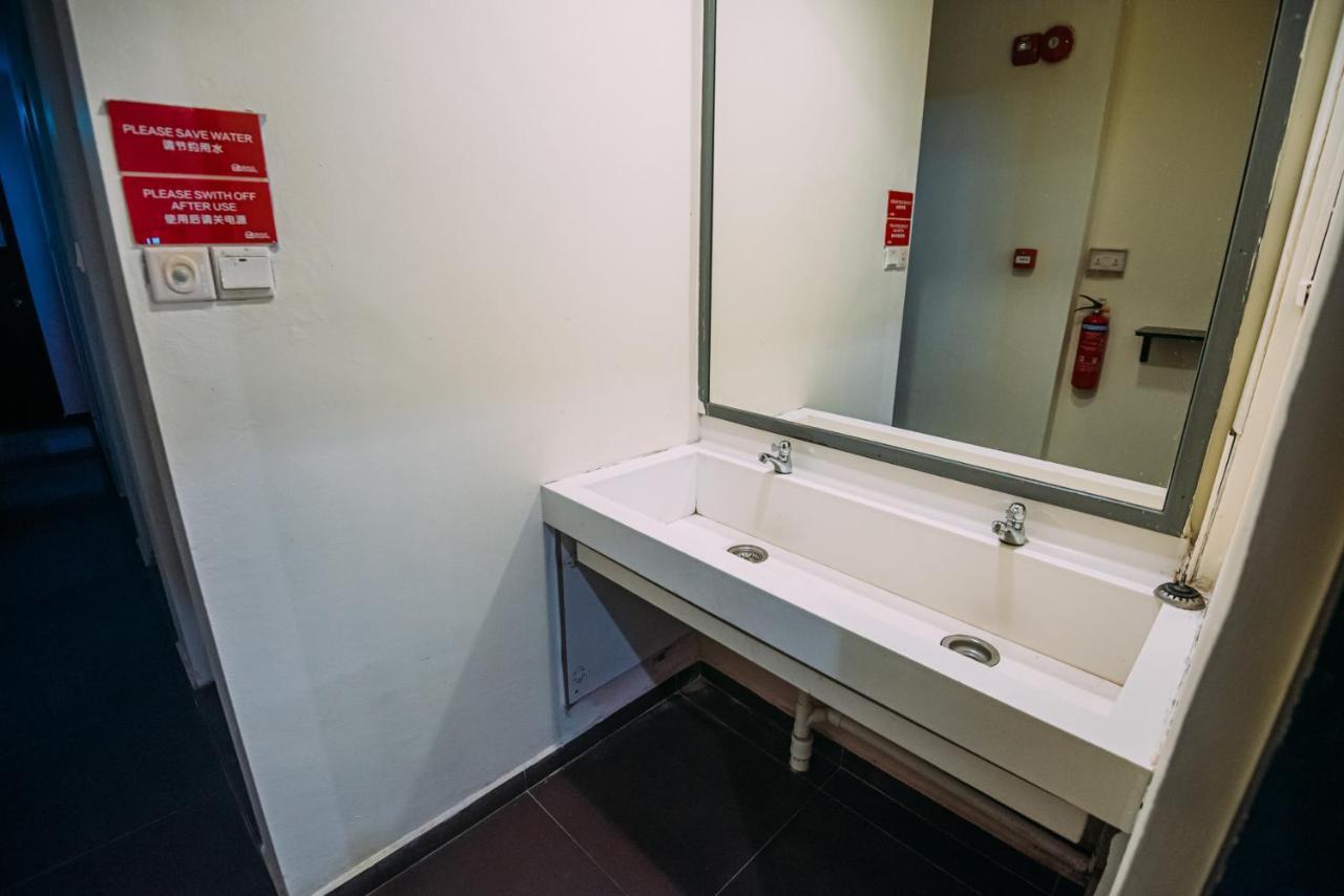 Bluewaters Pods 38 Hongkong St * Singapura