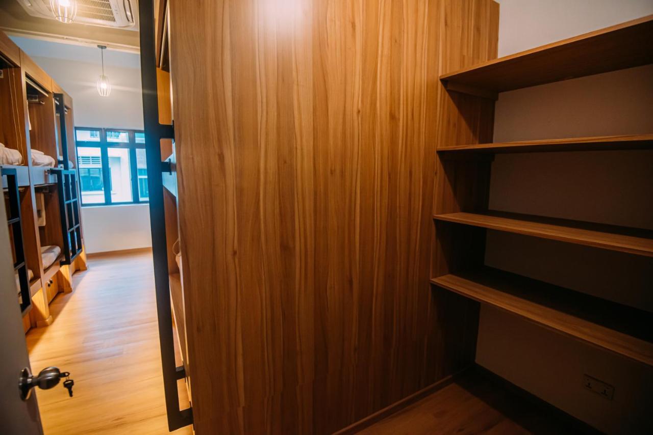 Bluewaters Pods 38 Hongkong St Singapura