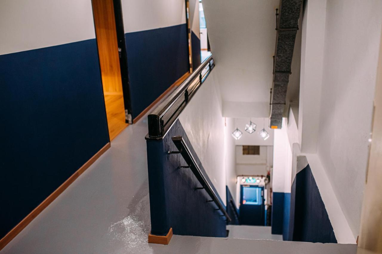 Bluewaters Pods 38 Hongkong St Hostel Singapore