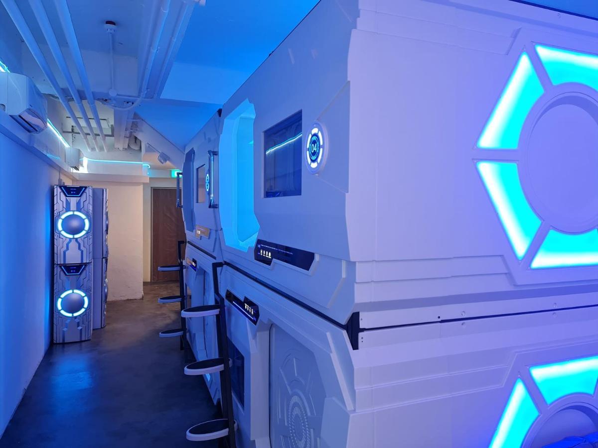 Galaxy Pods Capsule Boat Quay * Singapore