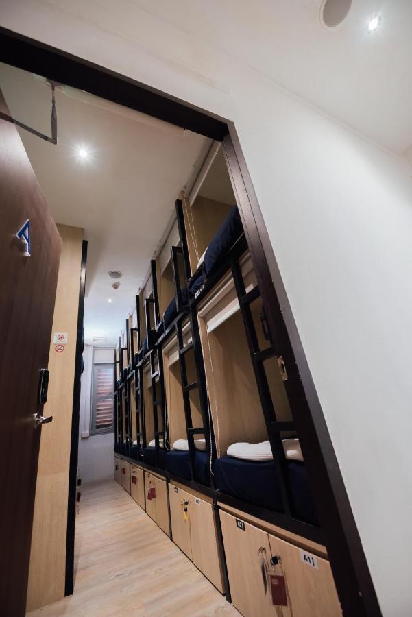 Hostel Bluewaters Pods @ Bugis