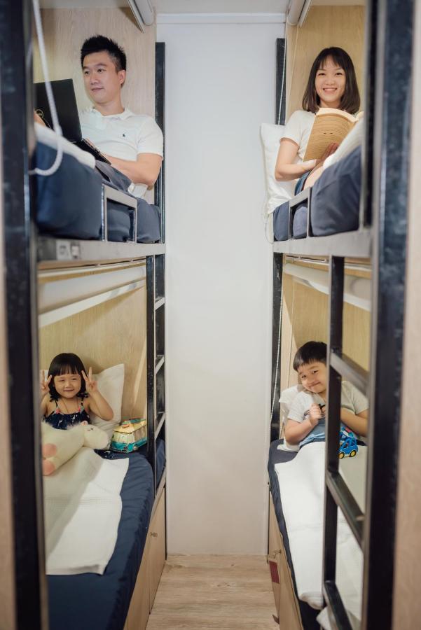 Bluewaters Pods @ Bugis Hostel