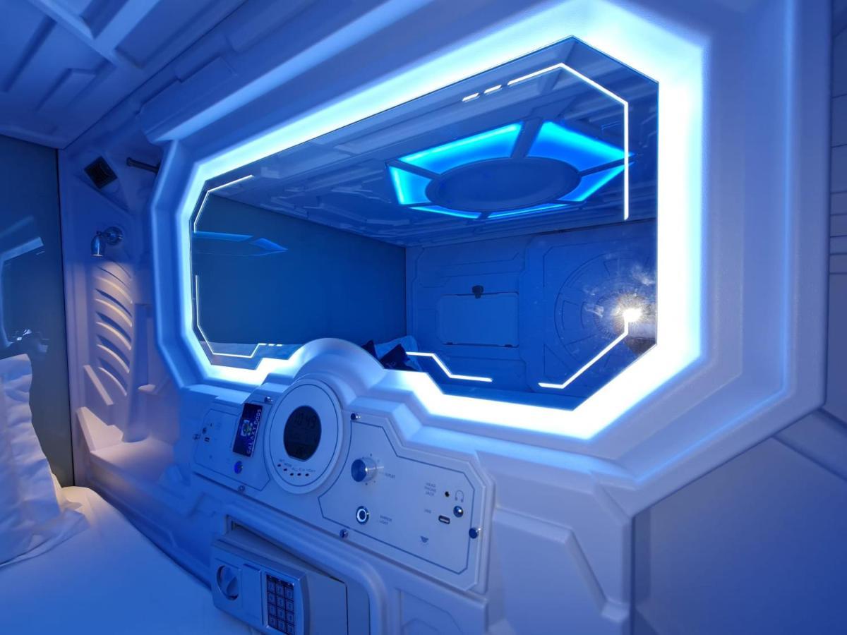 Galaxy Pods Capsule Boat Quay Singapore