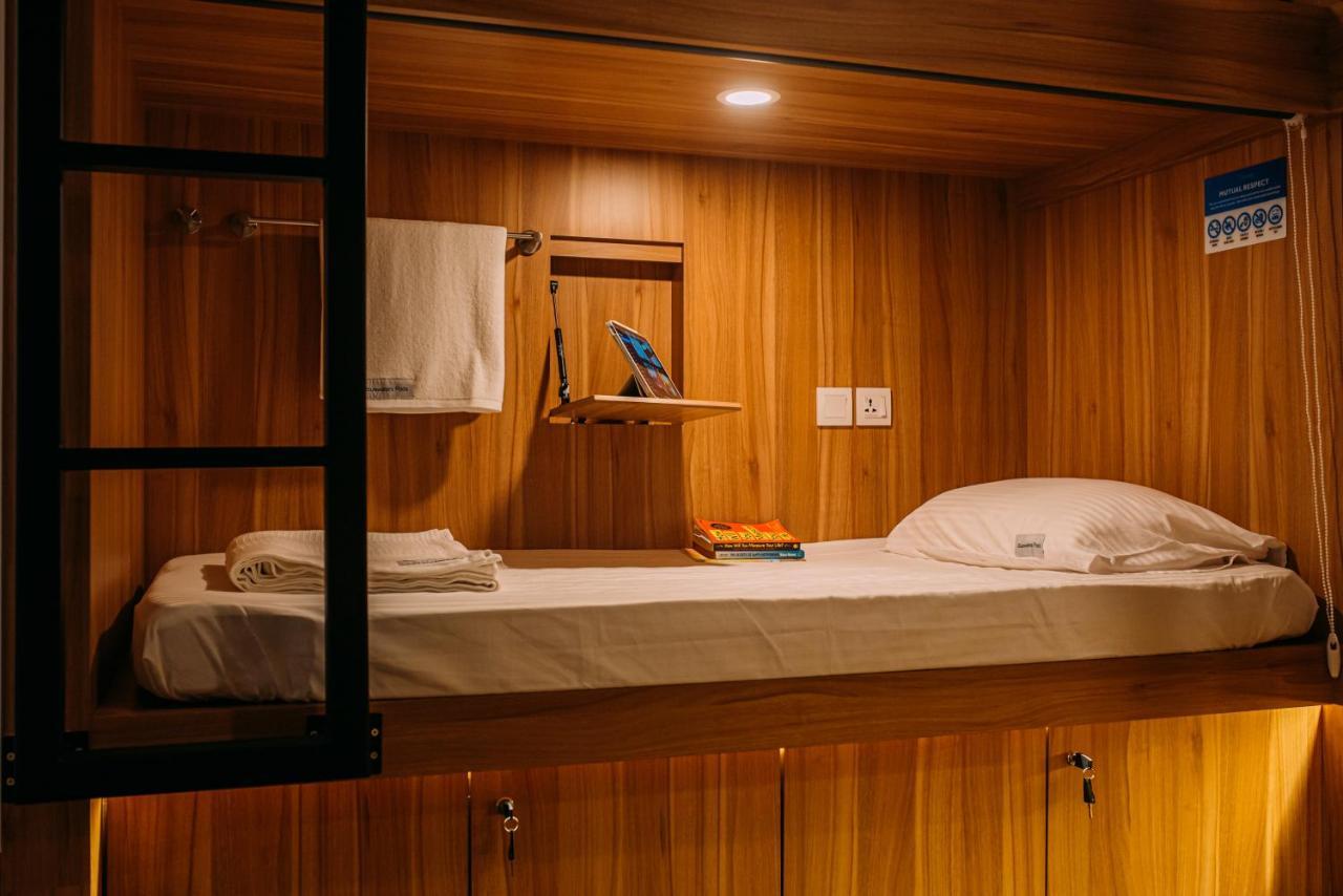 Bluewaters Pods 38 Hongkong St *