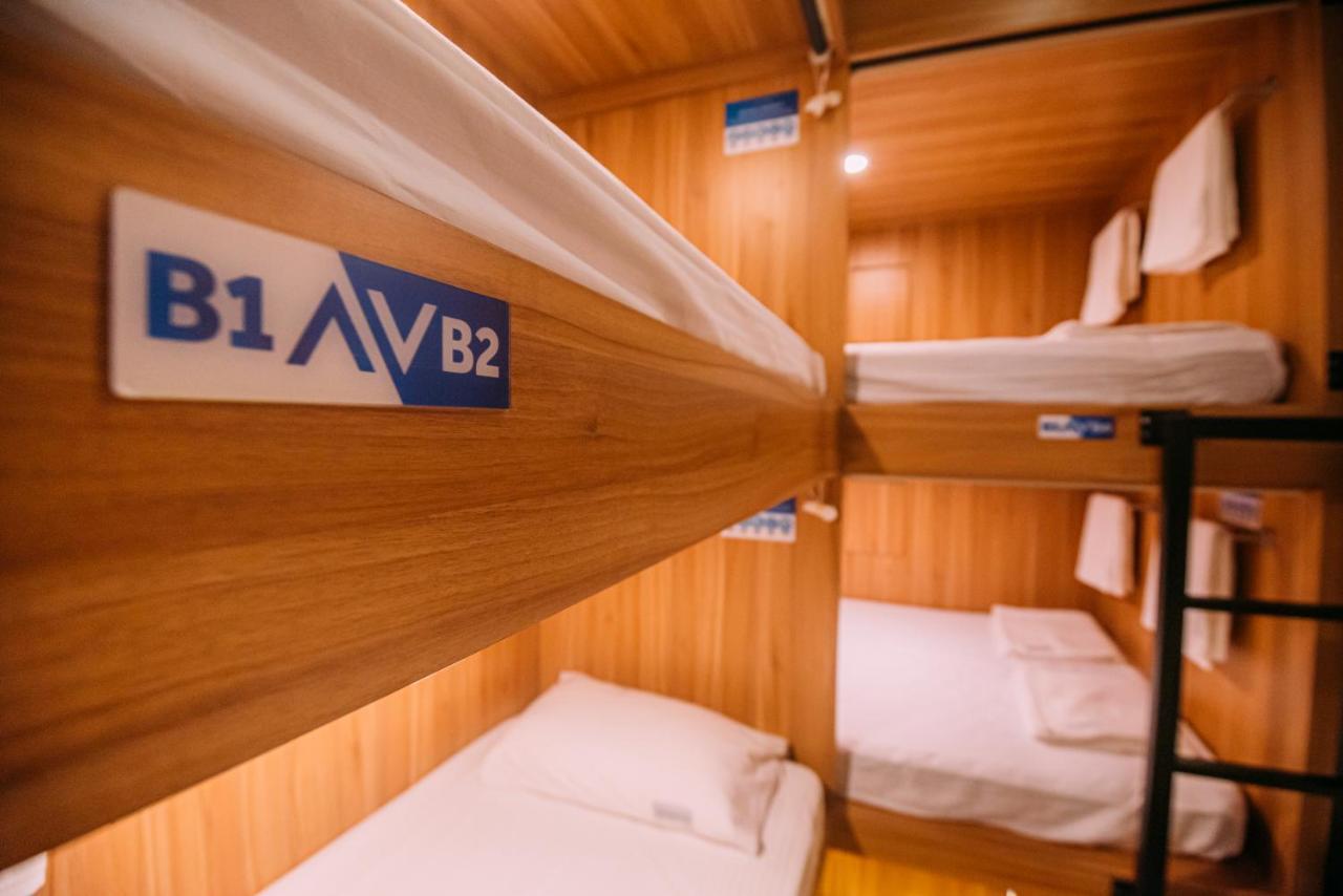 Bluewaters Pods 38 Hongkong St * Singapura