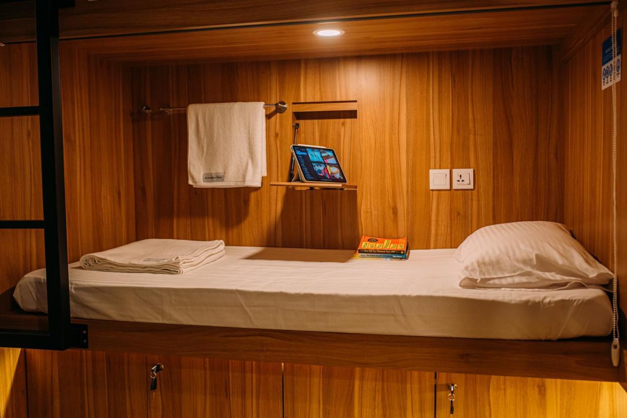 Bluewaters Pods 38 Hongkong St Asrama