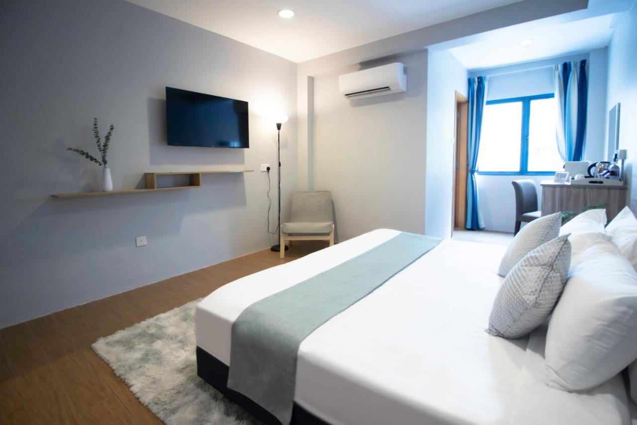Victoria A Nuve Group Collection Singapore
