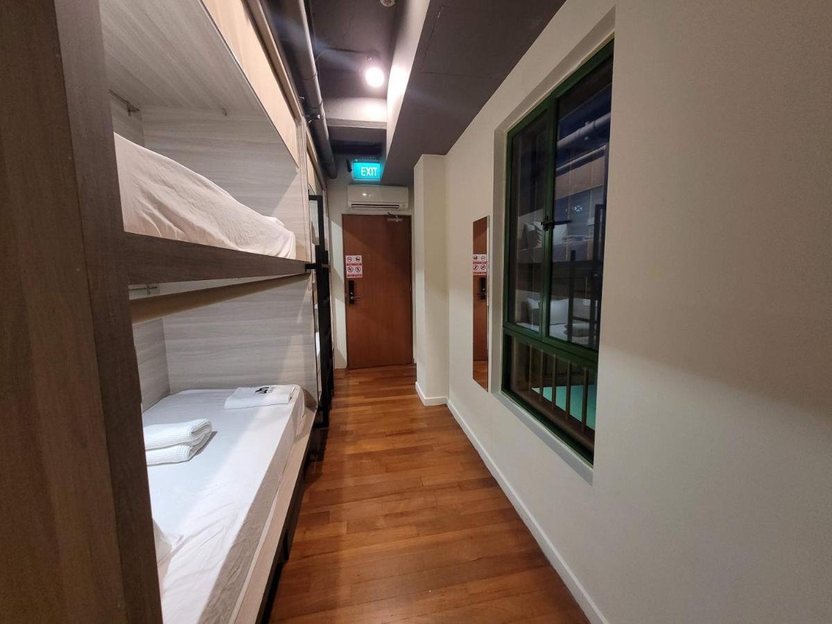 Capsule hotel Wink At Upper Cross Street Singapore