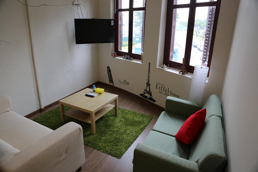 Lah Hostel Singapore