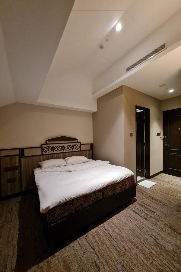 Lion Peak Hamilton Singapore