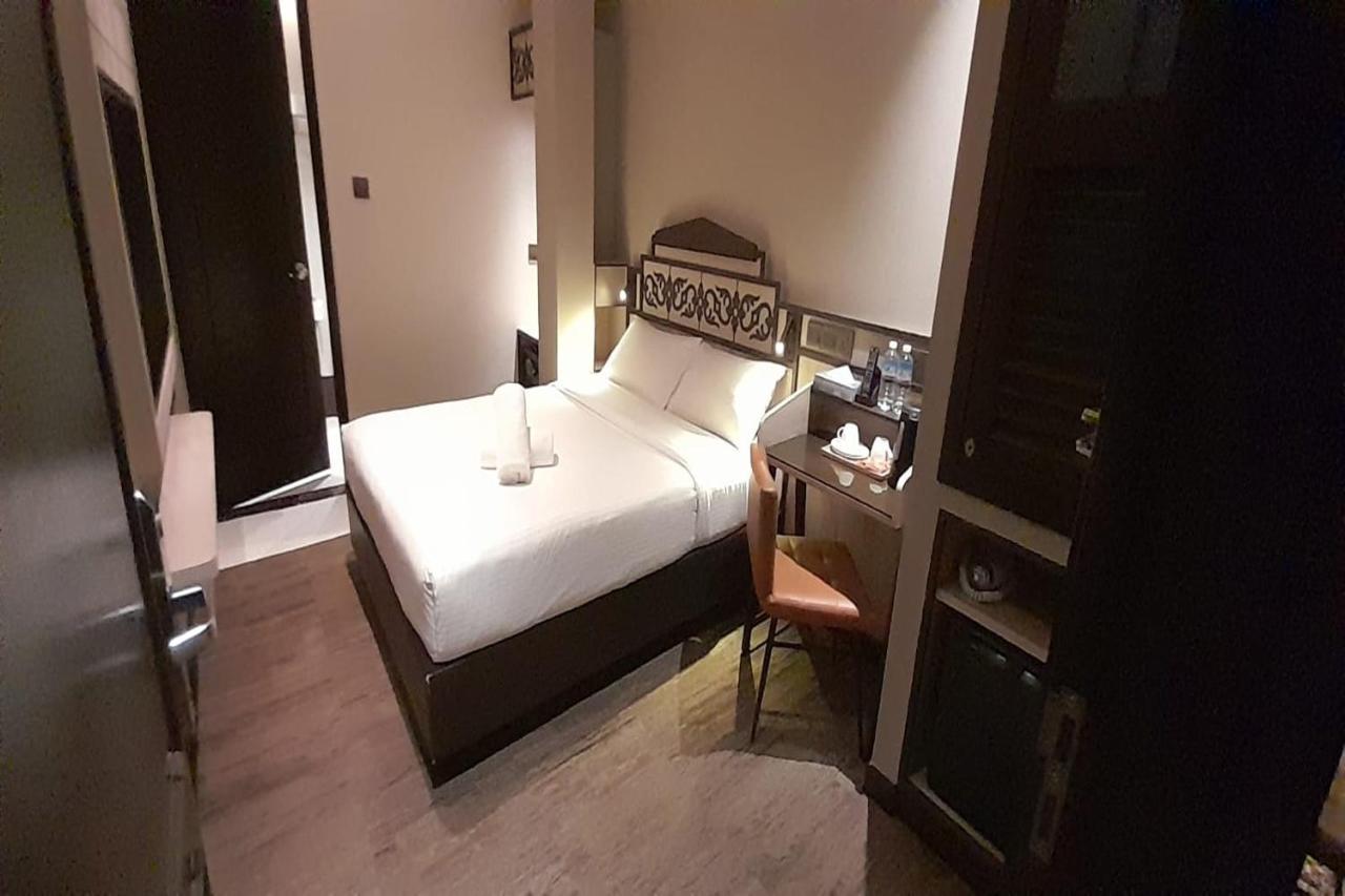 Hotel Lion Peak Hamilton 3*