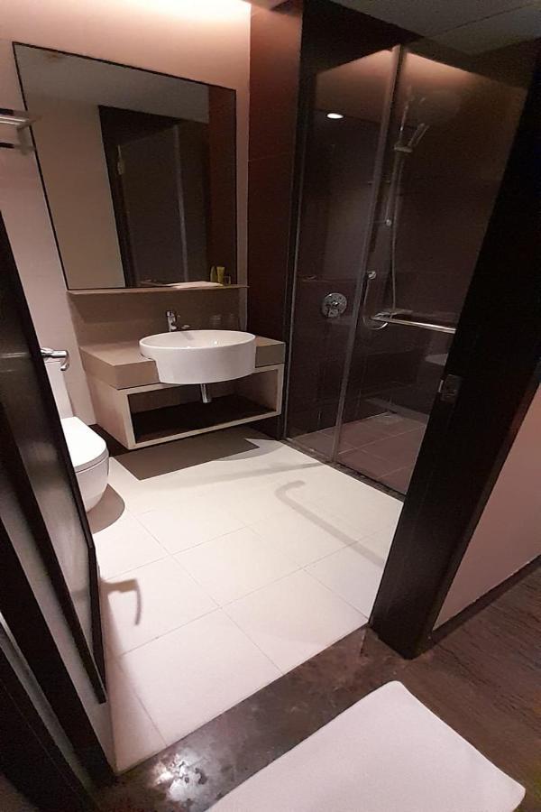 Lion Peak Hamilton Hotel 3*