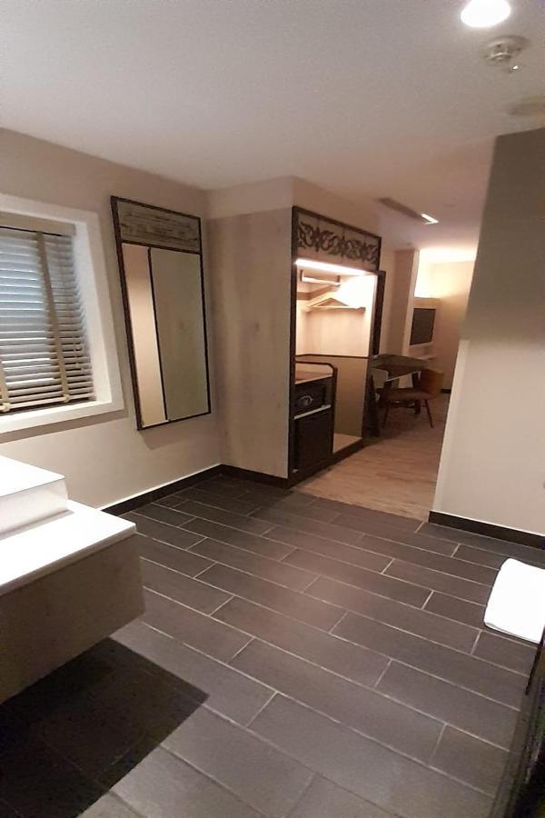 Hotel Lion Peak Hamilton 3*