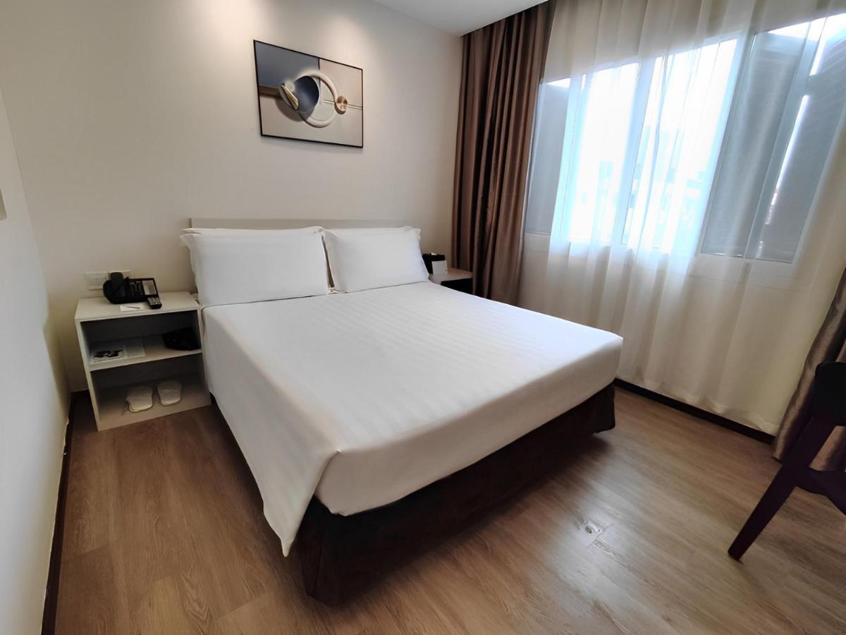 Link Hotel 4*