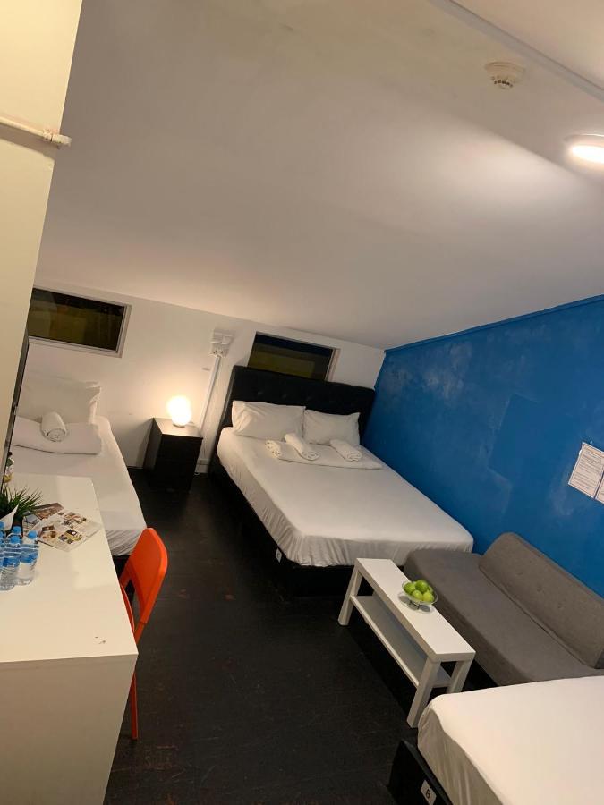 Galaxy Pods @ Chinatown Capsule hotel 2*