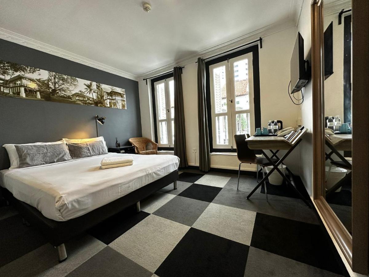 Check-Inn At Little India Hotel