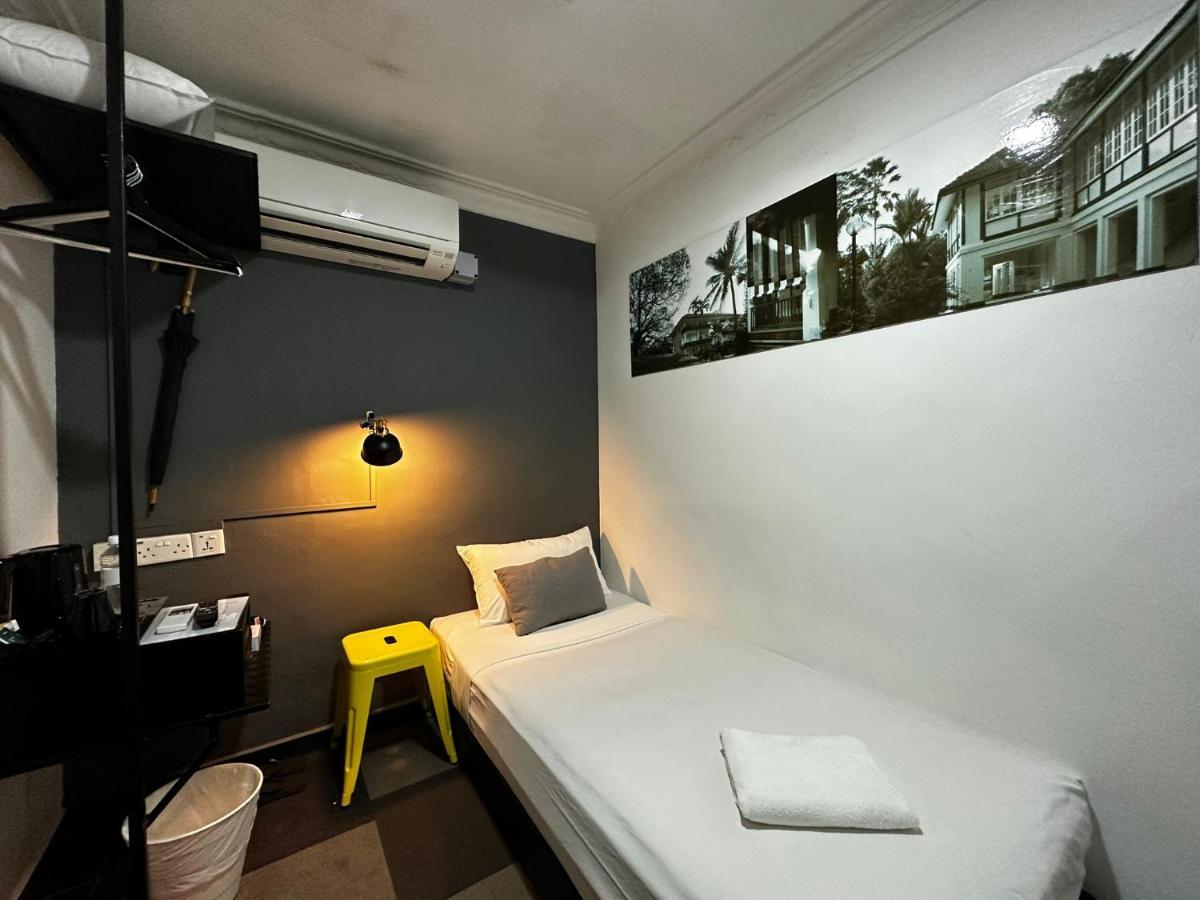 Check-Inn At Little India Hotel