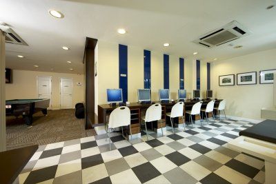 Hangout At Mt Emily Hotel
