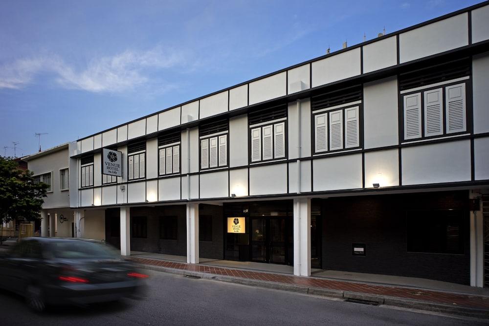 Venue The Lily
