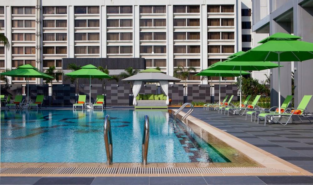 Novotel Living Orchard Aparthotel 4*