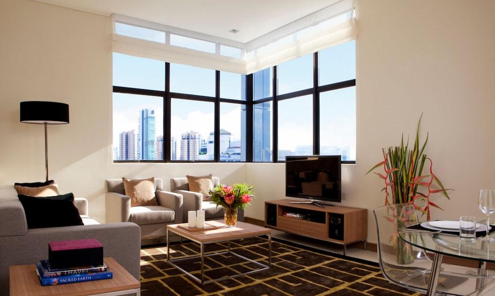 Aparthotel Novotel Living Orchard 4*
