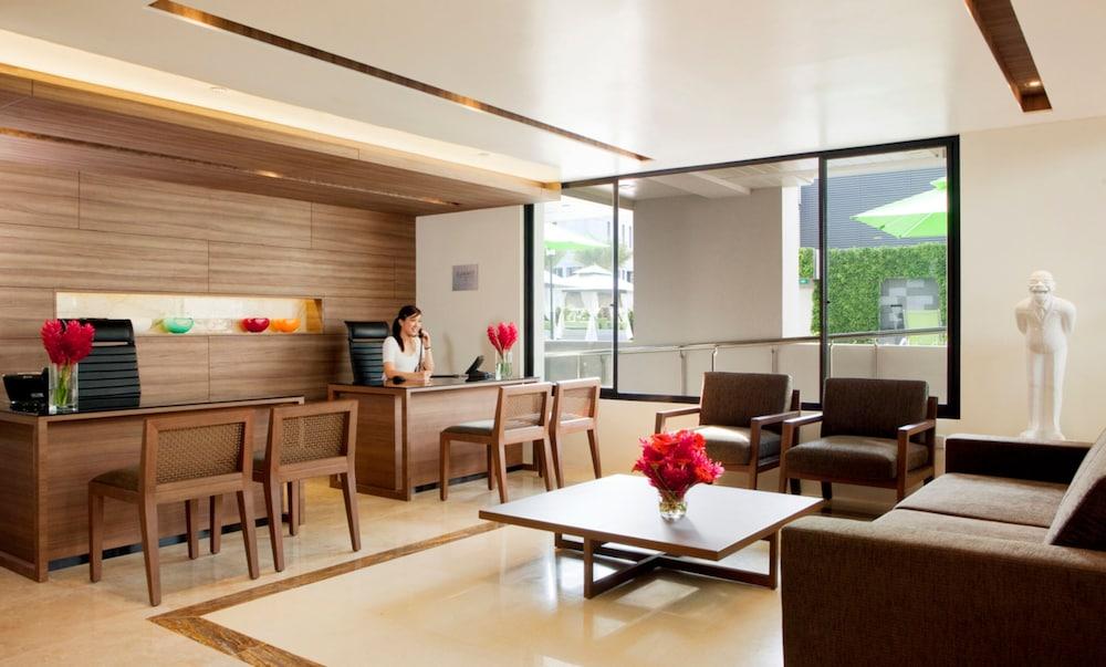 Novotel Living Orchard Aparthotel 4*