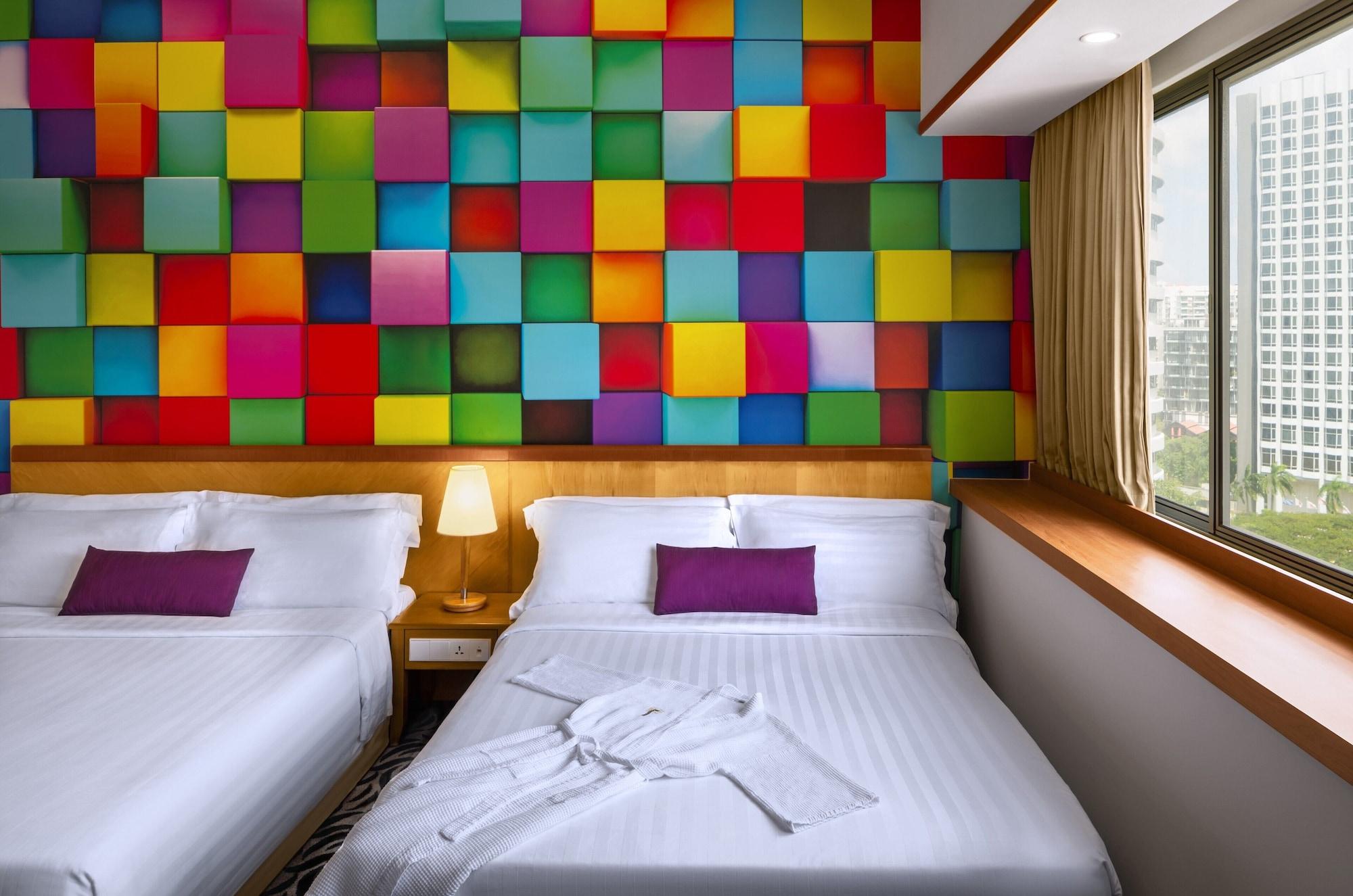 Hotel Furama Riverfront 4*