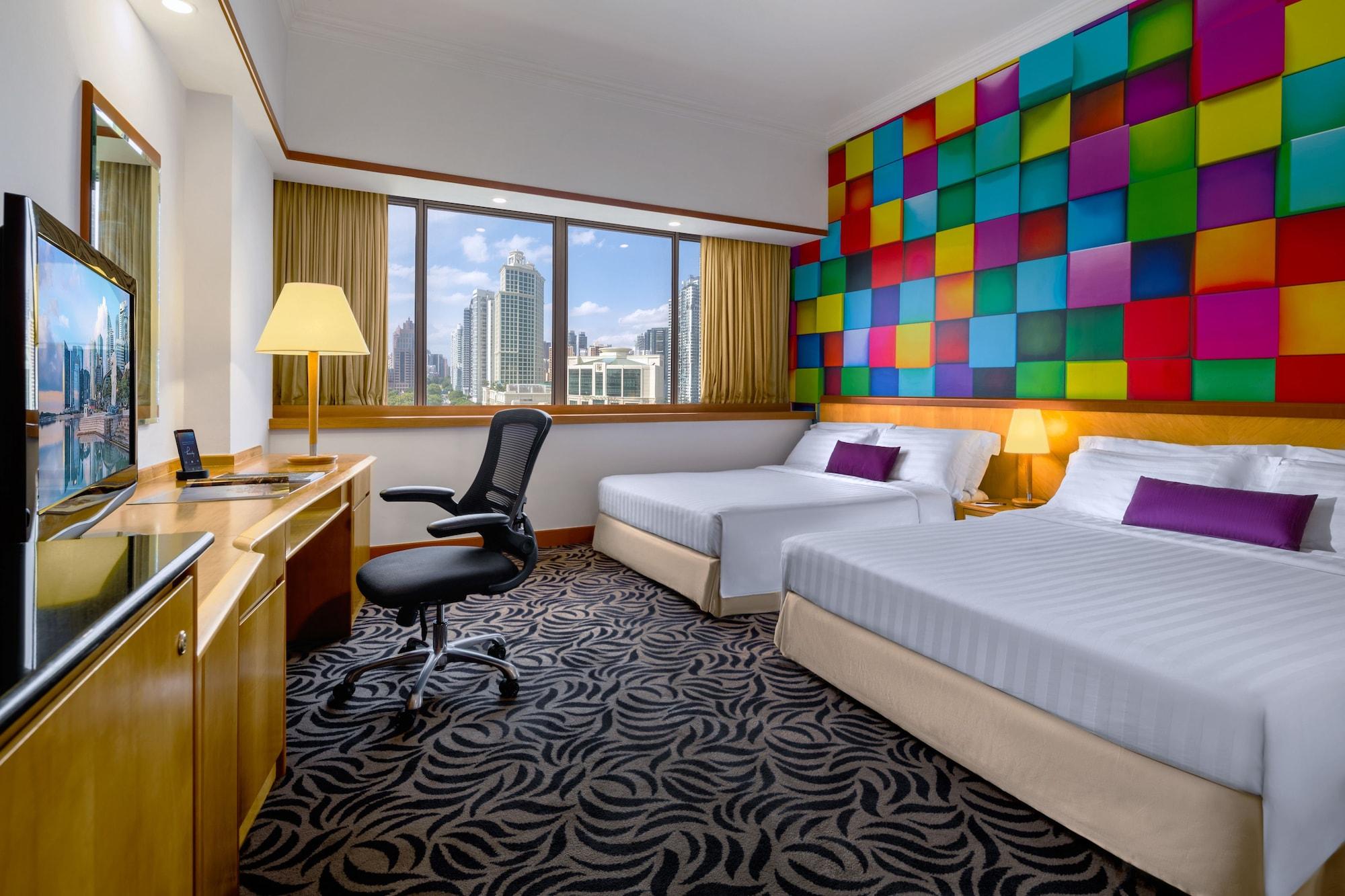 Furama Riverfront Hotel 4*