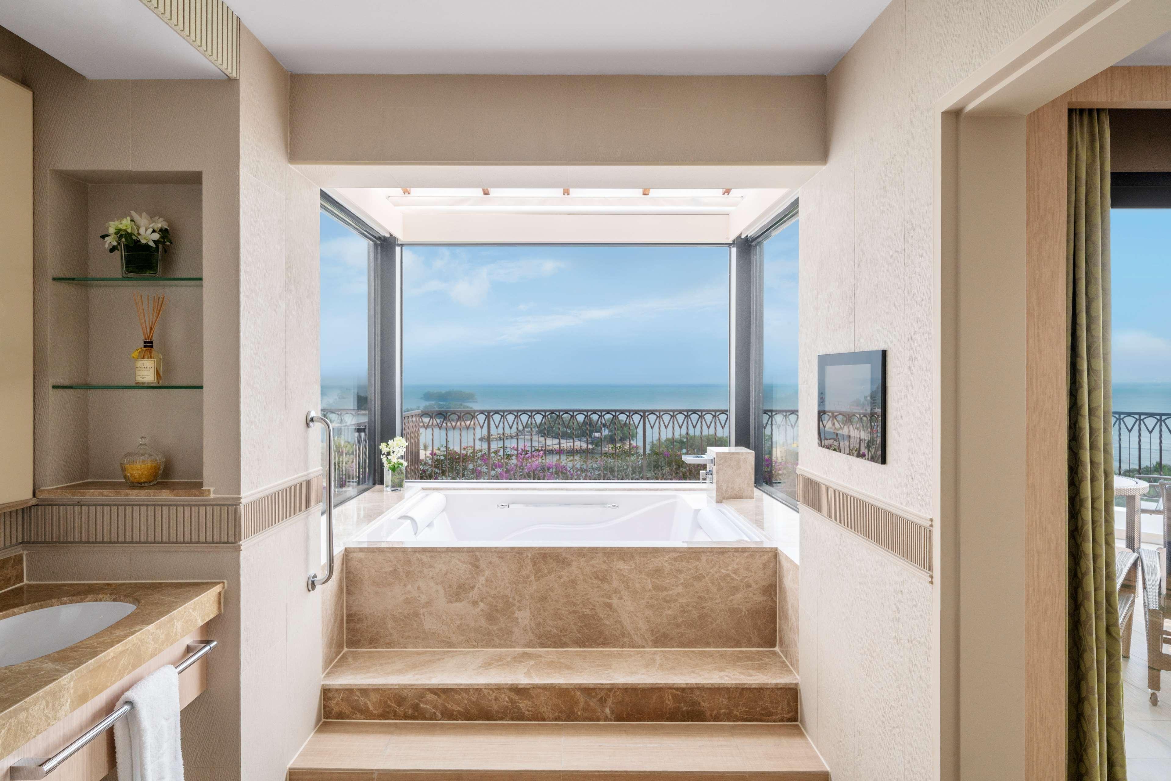Shangri-la Rasa Sentosa, 5* Singapore
