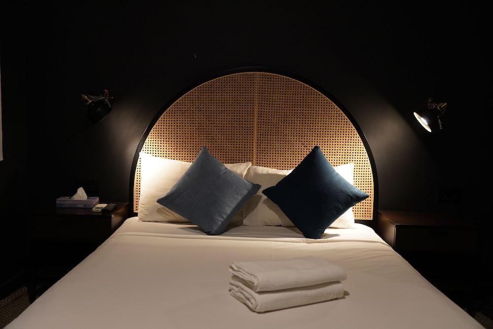 Check-Inn At Little India Hotel