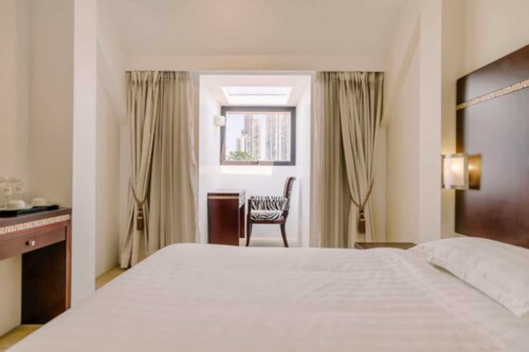 Rest Bugis Hotel 4*