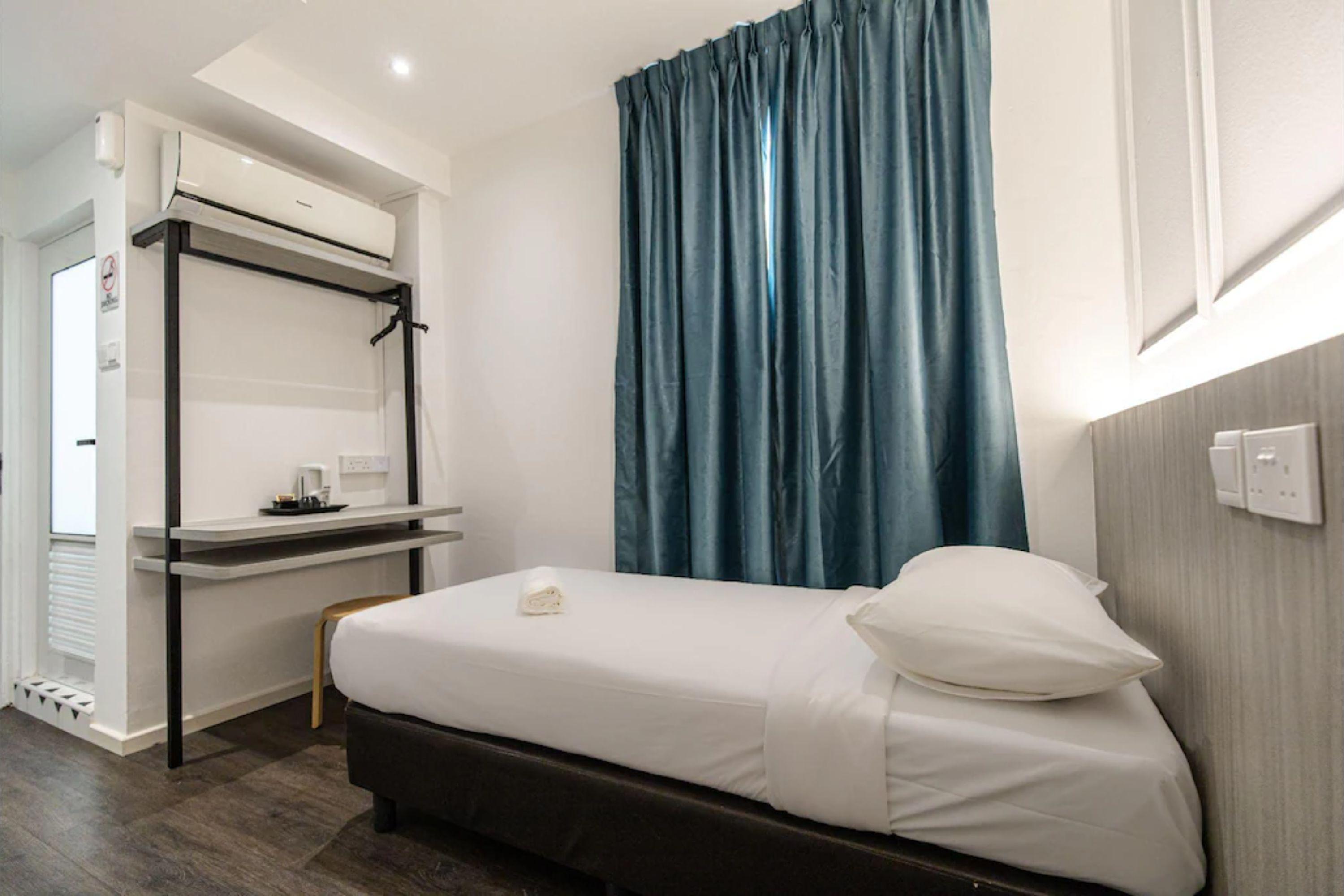 Philip 3* Singapore