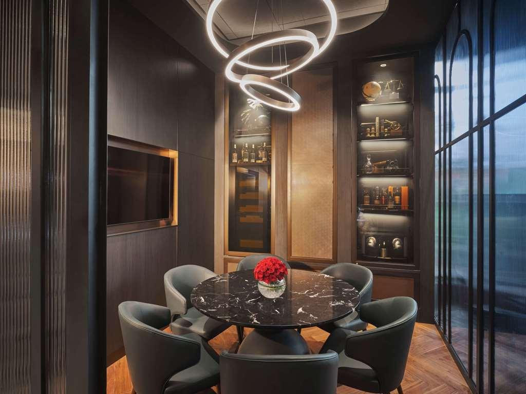 Pullman Hill Street Hotel