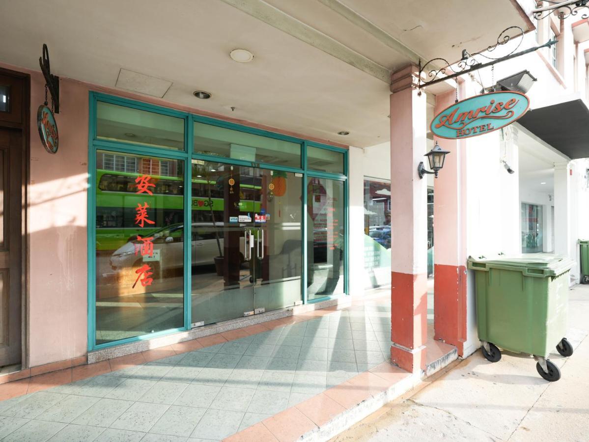 Amrise Hotel, Check In At 10pm, Check Out At 9am Hotel 3*