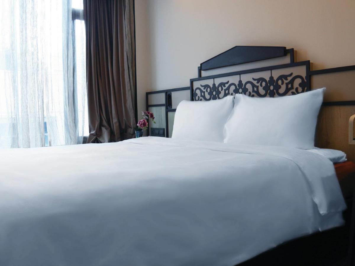Aqueen Prestige Lavender 4* Singapore