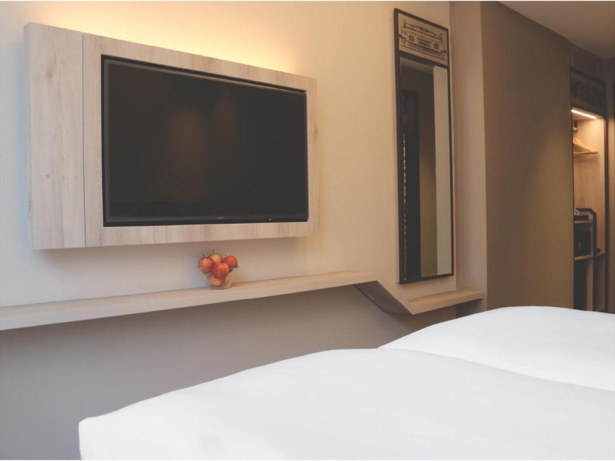 Aqueen Prestige Lavender Hotel Singapore