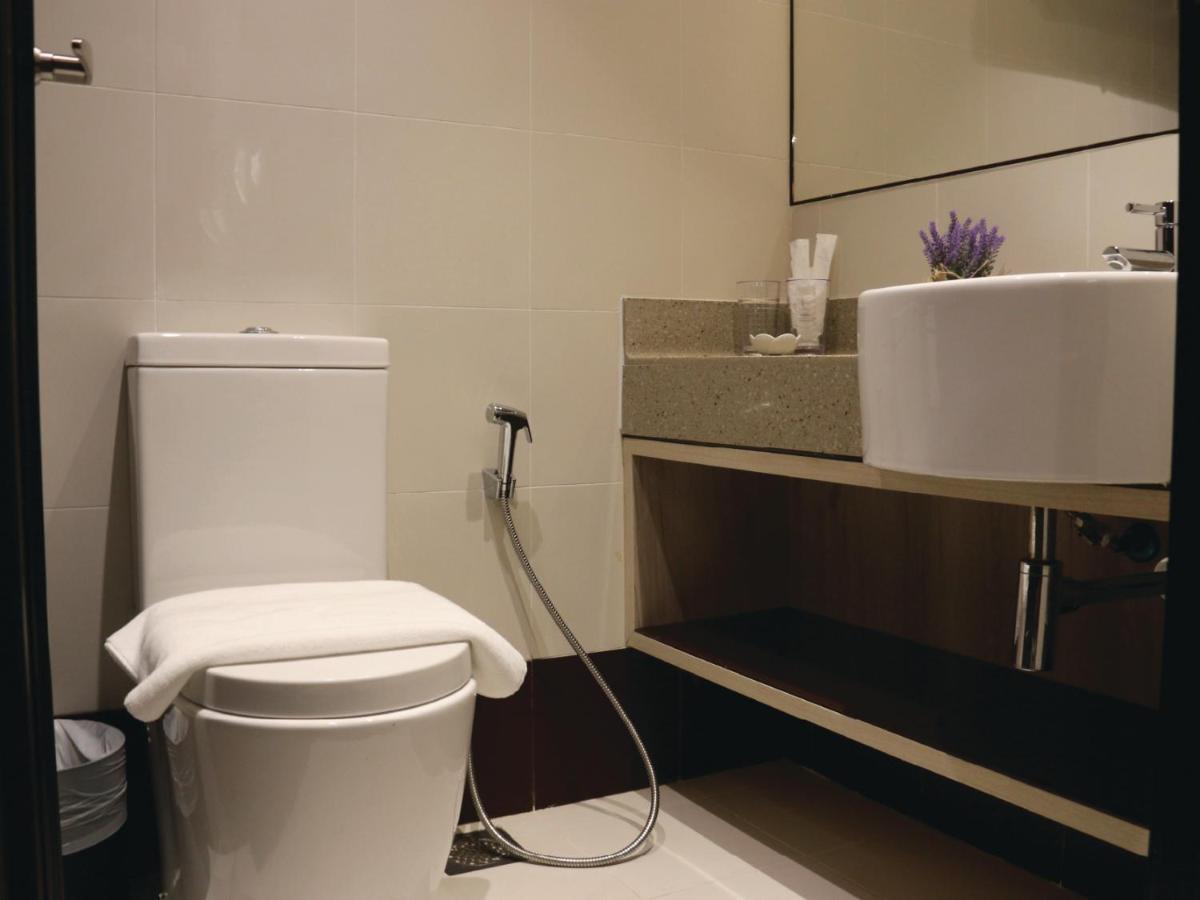 Aqueen Prestige Lavender 4* Singapore