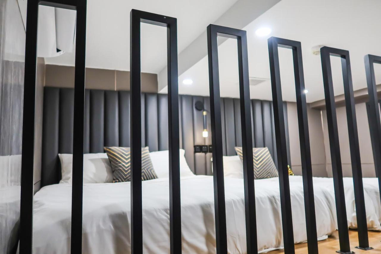 Apartemen Rr &