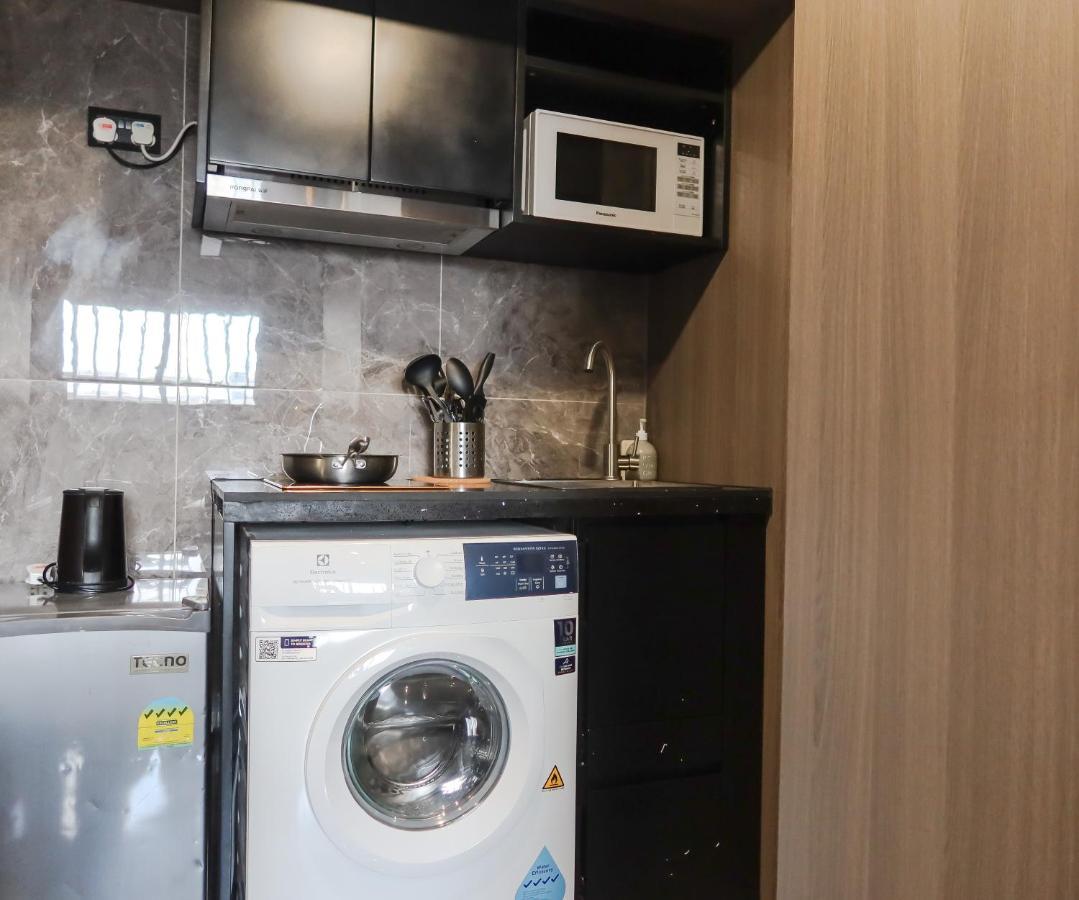 Rr & Apartment Singapore