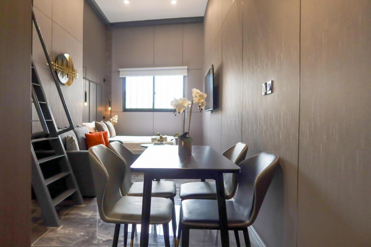 Apartment Rr &