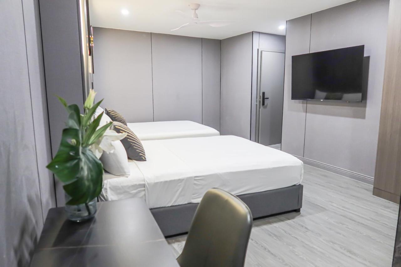 Rr & Apartment Singapore