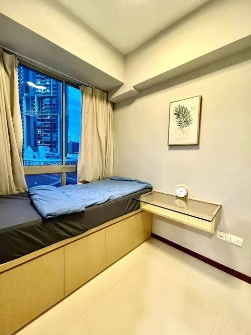 Centrally-located Cozy Apt Near 3 Mrt Lines