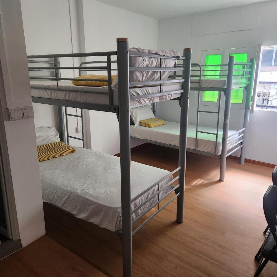 Duke Living Hostel *
