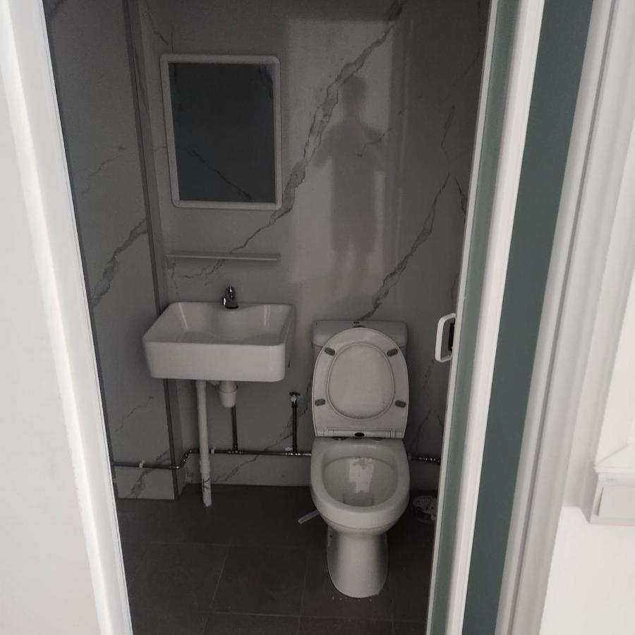 Duke Living Hostel *