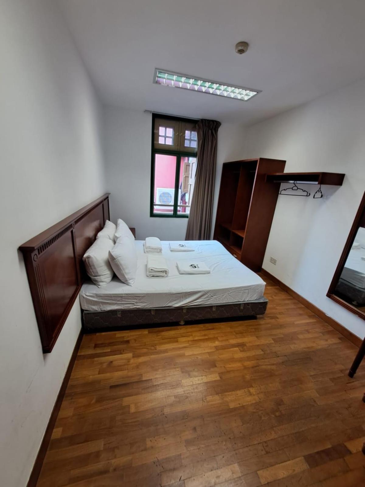 Wink At Upper Cross Street Capsule hotel Singapore
