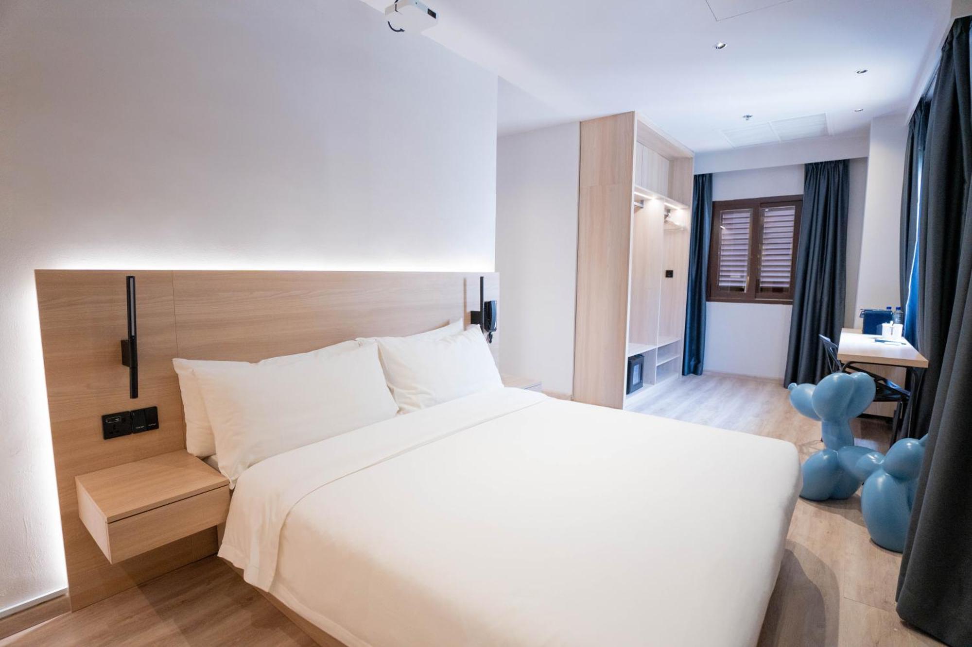Rest Bugis Hotel 4*