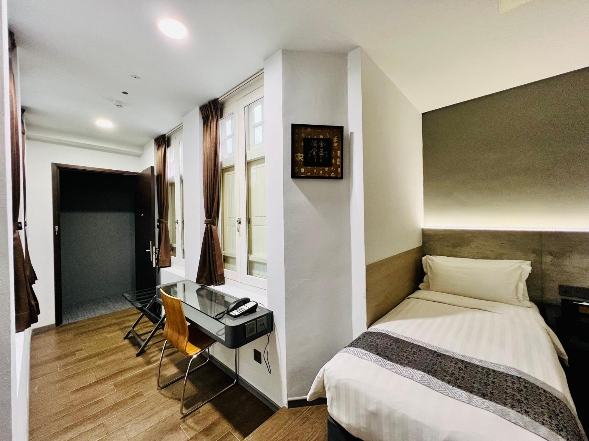 Bliss 3* Singapore