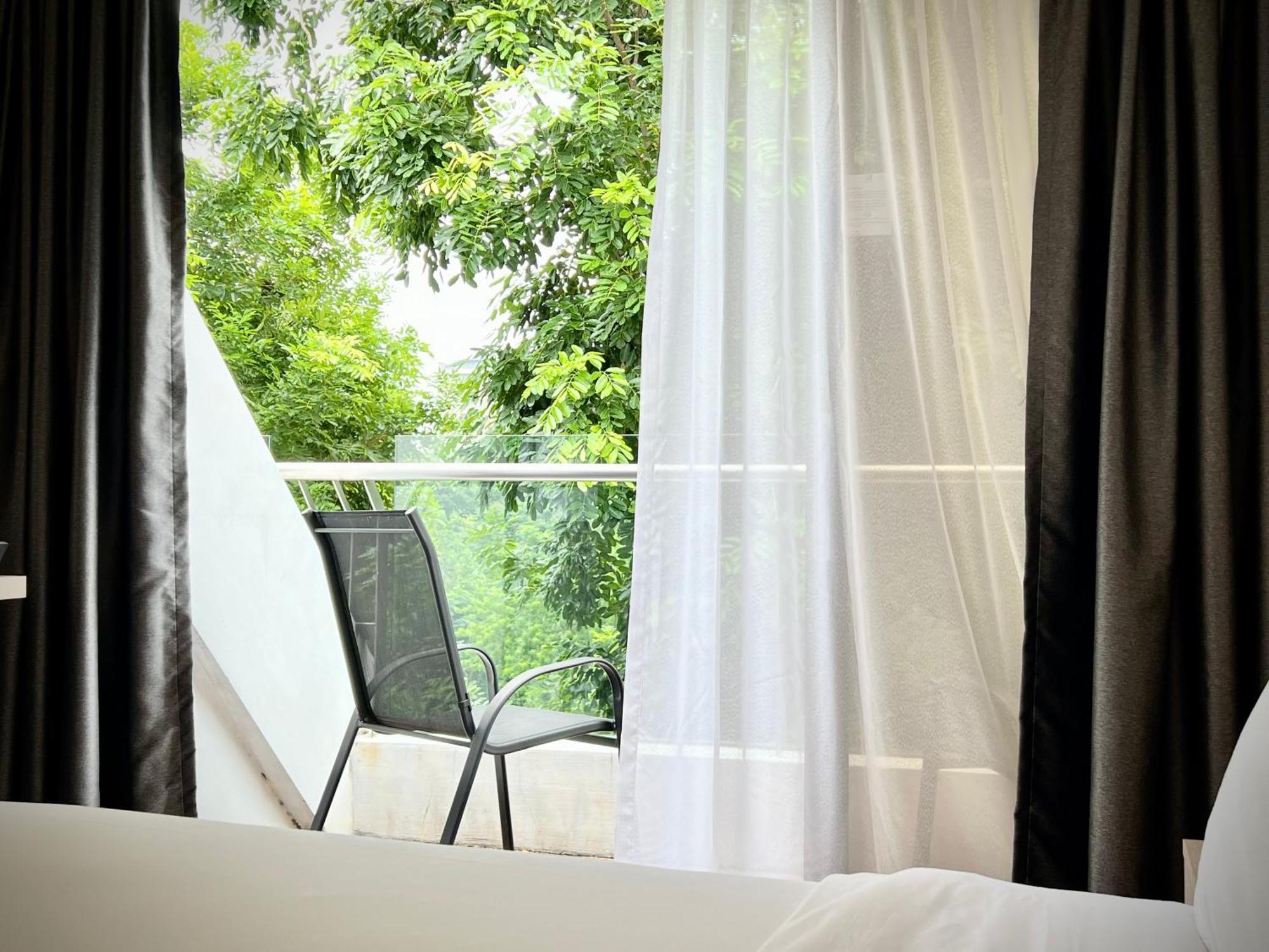 Hotel Rest Bugis 4*