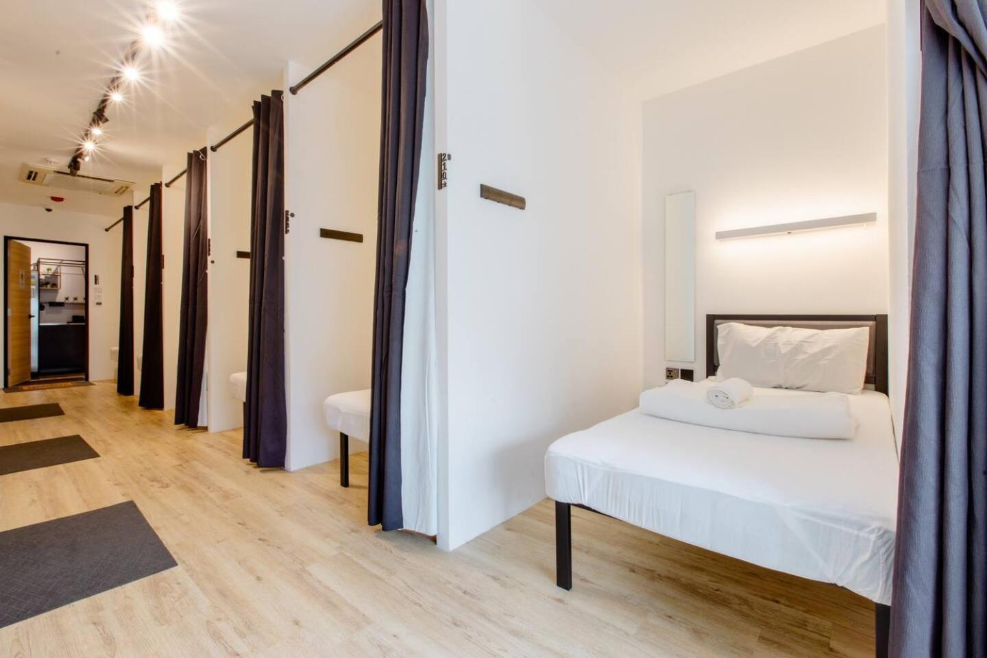 Radzone Hostel Singapore
